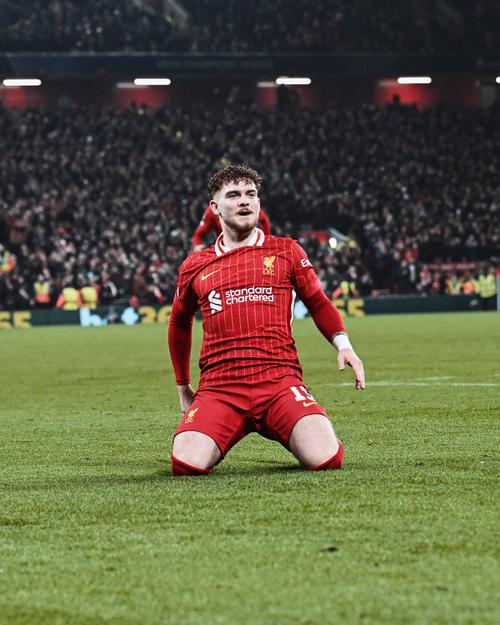 利物浦本赛季欧冠定位球攻入4球，所有参赛球队中最多