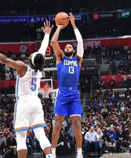 掌舵经验丰富!保罗组织稳健送出8助攻 1中0没有得分&另有3板3断