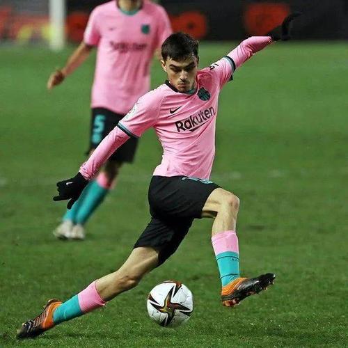 克尼佩尔:三球和大个子打挡拆很棒 今天他的表现堪称现象级