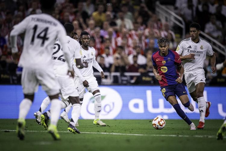 官方:西甲第19轮巴萨vs马竞,皇马vs毕巴因西超杯提前