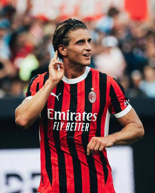 还得练！米兰主力前锋S-希门尼斯9场意甲0球，21次射门7次射正