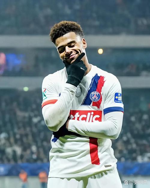 巴黎官方:杜埃右大腿肌肉损伤,将缺席几周时间