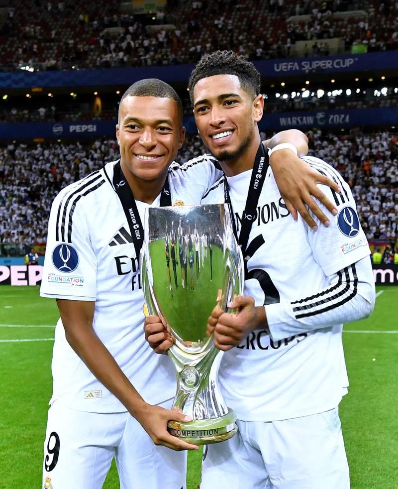 荣获欧洲金靴！姆巴佩社媒：感谢队友、皇马的每一个人和皇马球迷