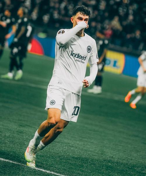 德天空：乌尊预计因肌肉受伤缺席5周，目标是赶上对阵巴萨的比赛