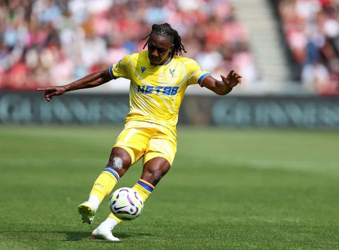 👀英媒：阿尔特塔一直很欣赏莱奥，希望签他与萨卡组成双翼