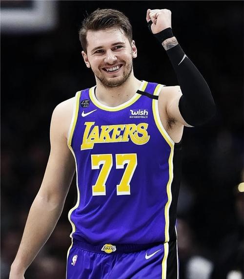 静雨:湖人新老大东契奇太可怕&新老狮王完美传承 哈登快找字母哥