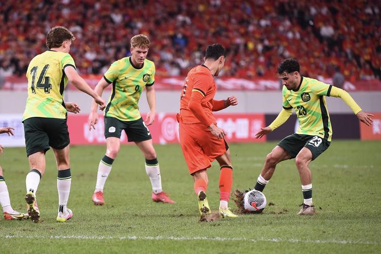 奥林匹亚科斯3-4皇马数据:射门18-15,射正8-7,控球率41%-59%