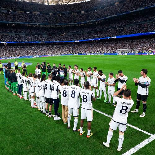 皇马官方:克罗斯获德国骑士十字勋章,在伯纳乌球场领取